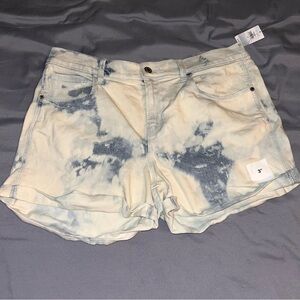 Old Navy Boyfriend Mid Rise Jean Shorts